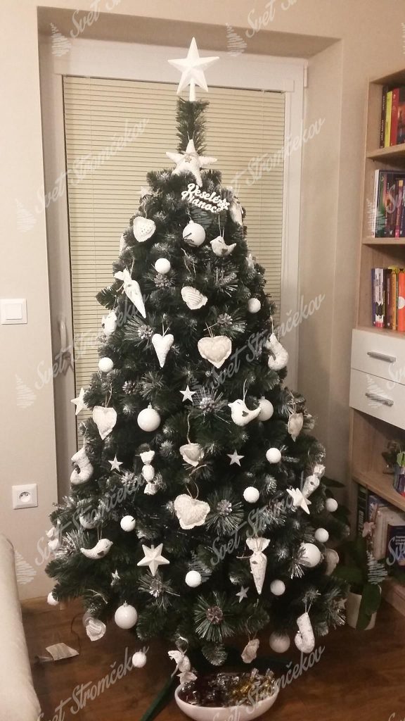 Ozdobený umelý vianočný stromček Borovica Strieborná 180cm