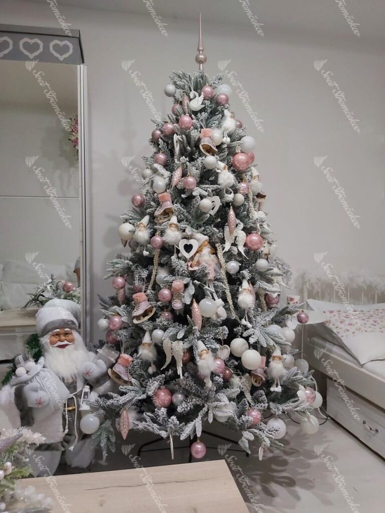 Umelý vianočný stromček 3D Smrek Kráľovský 180cm s ružovými a bielymi vianočnými ozdobami