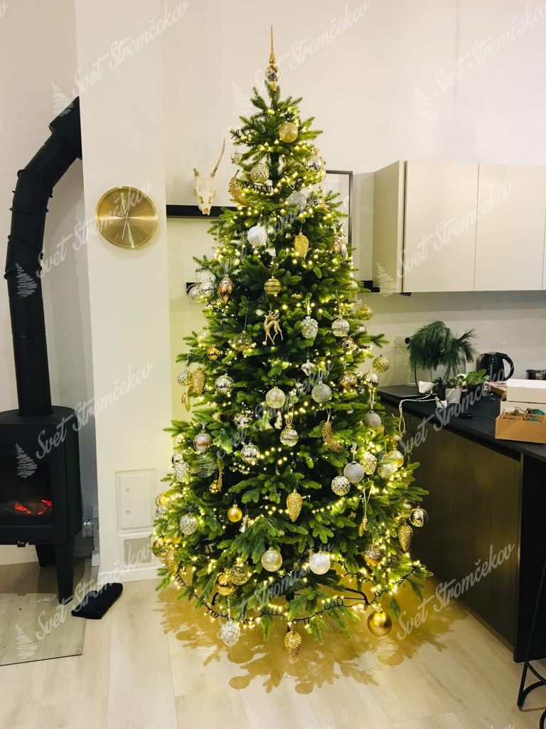 Ozdobený umelý vianočný stromček 3D Smrek Taliansky 210cm do zlato biela.