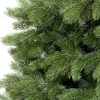 Detailná fotka 3D ihličia vianoČného stromčeka 3D Borovic Himalájska. 3D ihličie verne kopíruje borovicové ihličie. V strede medzi 3D vetvičkami je klasické PVC ihličie .
