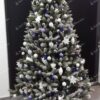 Umelý vianočný stromček Smrek Kryštálový 180cm, stromček je ozdobený bielymi a modrými vianočnými ozdobami