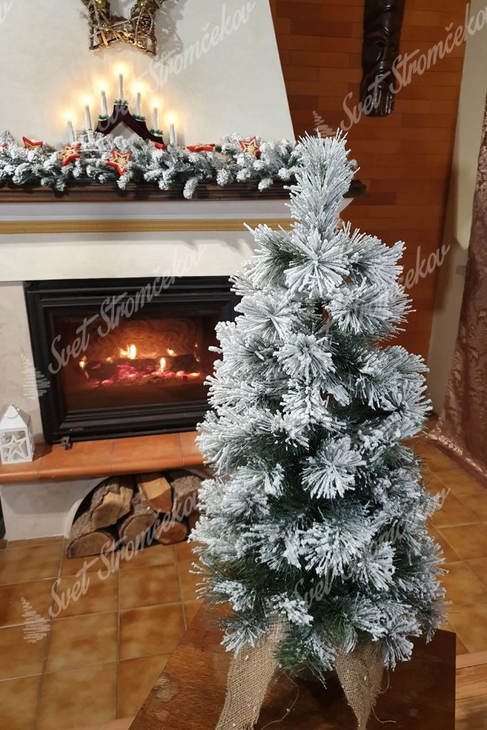 reálna fotka - umelý vianočný stromček Borovica Zasnežená