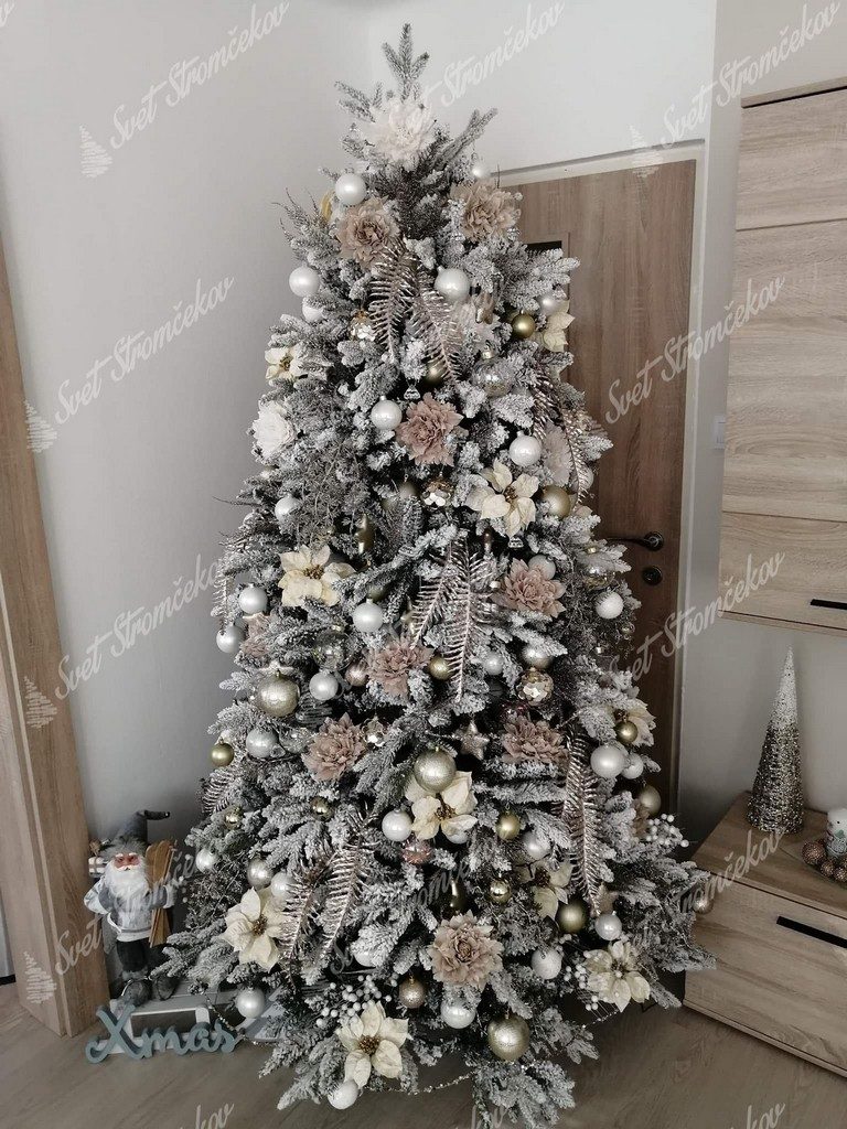 Ozdobený vianočný stromček 3D Smrek Kráľovsky 210cm