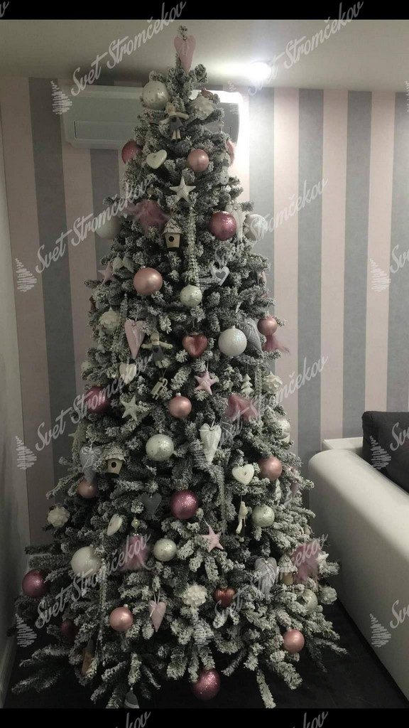 Ozdobený vianočný stromček Smrek Severský 240cm