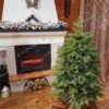 Umelý vianočný stromček v kvetináči FULL 3D Jedľa Kaukazská, stromček je osadený v kvetináči a má husté svetlozelené ihličie