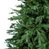 Detail vetvičiek 3D vianočného stromčeka. Vetvičky sú pekne štruktúrované vďaka čomu pôsobia naozaj živo.