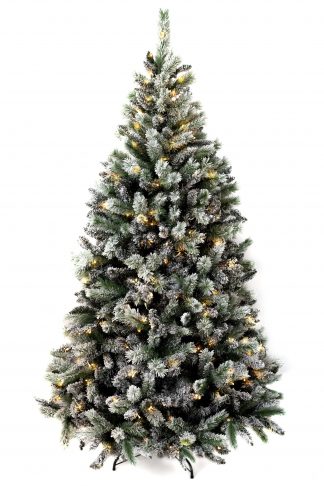 Zasnežený vianočný stromček Borovica Biela s LED osvetlením teplej bielej farby.
