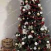 Vianočný stromček FULL 3D Jedľa Kanadská 240cm, stromček je ozdobený červenými, zlatými a bielymi ozdobami