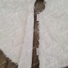 Biely koberec pod stromček. Detailne odfotené zapínanie na suchý zips.