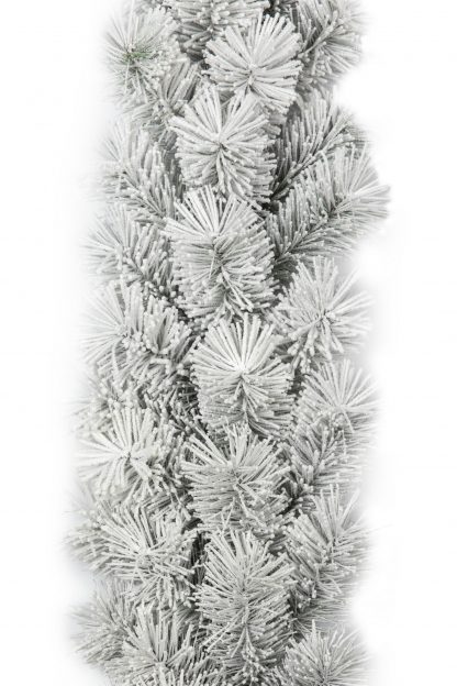 Vianočná girlanda Borovica Biela. Biela zasnežená vianočná girlanda s hrubými borovicovými vetvičkami.