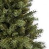 Vianočný stromček 3D Mini Borovica, detail ihličia. Ihličie je borovicové a je zelenej farby.