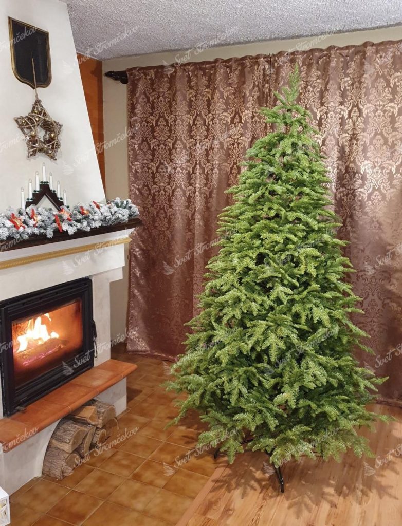FULL 3D vianočný stromček Jedľa Kaukazská. Umelý vianočný stromček pri krbe.