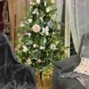 Umelý vianočný stromček FULL 3D Smrek Exkluzívny 180cm, stromček je ozdobený bielmyi a ružovými ozdobami