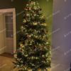 Umelý vianočný stromček 3D Smrek Kalifornský 240cm s červenými a zlatými vianočnými ozdobami a zlatým osvetlením