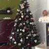 Umelý vianočný stromček 3D Jedľa Normandská 210cm s bielo-červenými vianočnými ozdobami