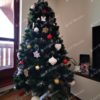 Umelý vianočný stromček Borovica Strieborná 180cm s bielymi a červenými vianočnými ozdobami