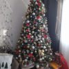 Umelý vianočný stromček Smrek Kryštálový 220cm s červenými a bielymi vianočnými ozdobami
