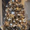 Umelý vianočný stromček Smrek Kryštálový 220cm s bielymi vianočnými ozdobami