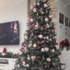 Umelý vianočný stromček Smrek Strieborný s červenými a bielymi vianočnými ozdobami