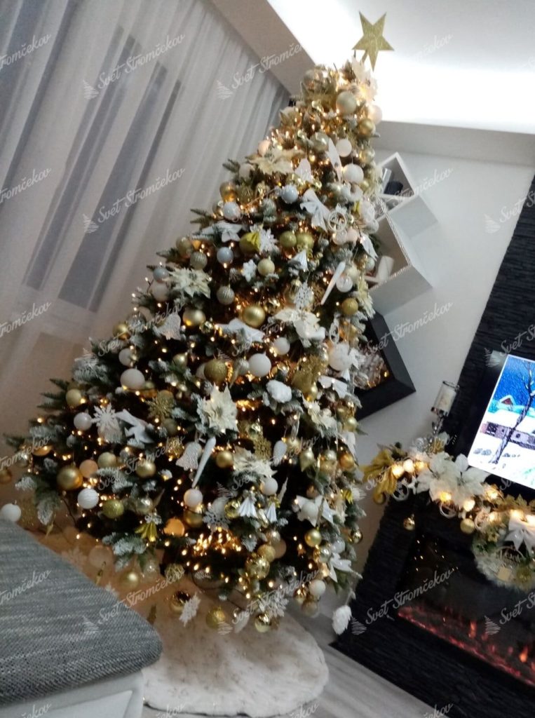 Umelý vianočný stromček 3D Jedľa Zasnežená 240cm 10miesto