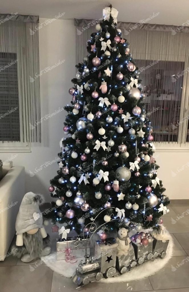 Umelý vianočný stromček Borovica Zasnežená 250cm 4miesto
