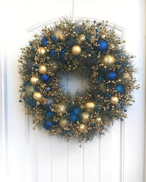 Vianočný veniec na dvere z gulí zlato modrý