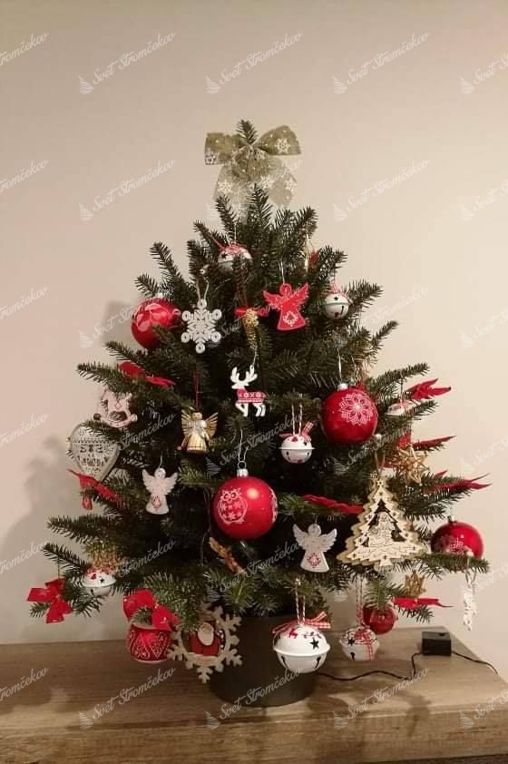 Malý vianočný stromček 3D Jedľa Smaragdová 80cm