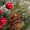 Vianočný veniec 3D Jedľa Zasnežená detail ihličia so šiškami a červenými lesnými plodmi