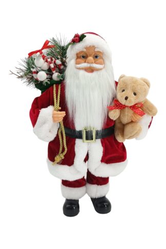 Dekorácia Santa Claus tradičný 40cm má oblečený červený kabátik s bielym lemom. Opásaný je čiernym opaskom so zlatou ozdobou. Na nohách má obuté čierne topánky. v ruke drži plyšového macka a na pleci má zavesený batoh s čečinou a darčekmi