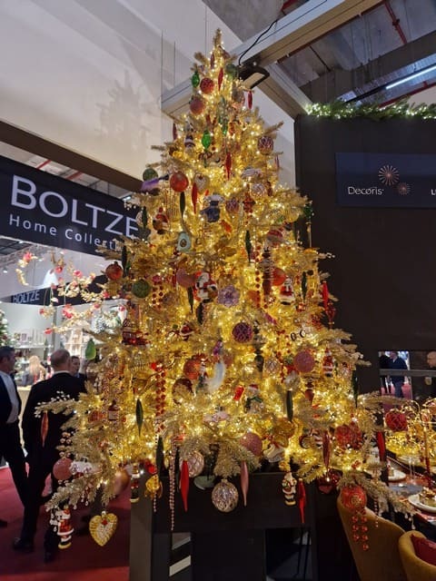 zlatý vianočný stromček