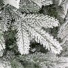 Detail stromčeka Umelý vianočný stromček 3D Smrek Grónsky. Stromček s husto zasneženými vetvičkami.