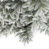 Detail stromčeka Umelý vianočný stromček 3D Smrek Grónsky. Stromček má husto zasnežené vetvičky.