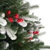 Detail stromčeka Umelý vianočný stromček 3D Smrek Zasnežený. Stromček má zasnežené konce vetvičiek a je ozdobený plodmi cezmíny.