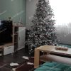 Umelý vianočný stromček 3D Jedľa Sibírska 270cm, stromček má husto zasnežené vetvičky aje ozdobený ružovými a bielymi ozdobami