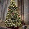 Umelý vianočný stromček 3D Jedľa Kaukazská XL 240cm, široký zelený stromček je ozdobený červenými, zlatými a bielymi ozdobami