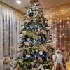 Umelý vianočný stromček 3D Smrek Exkluzívny 270cm LED800, vysoký vianočný stromček so zeleným ihličím ozdobený ružovými ozdobami