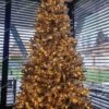 Umelý vianočný stromček Smrek Severský 300cm 1150LED, vysoký stromček má husto zasnežené vetvičky a integrované LED osvetlnie v teplej bielej farbe