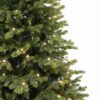 Detail umelého vianočného stromčeka 3D Jedľa Švédska LED s prirodzeným zeleným ihličím.