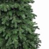 Detail vianočného stromčeka FULL 3D Smrek Bavorský, vetvičky majú mohutný tvar a ihličie je tmavozelenej farby.