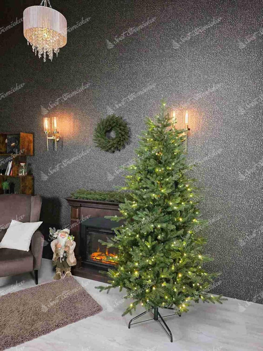 Umelý vianočný stromček 3D Smrek Estónsky 240cm LED500