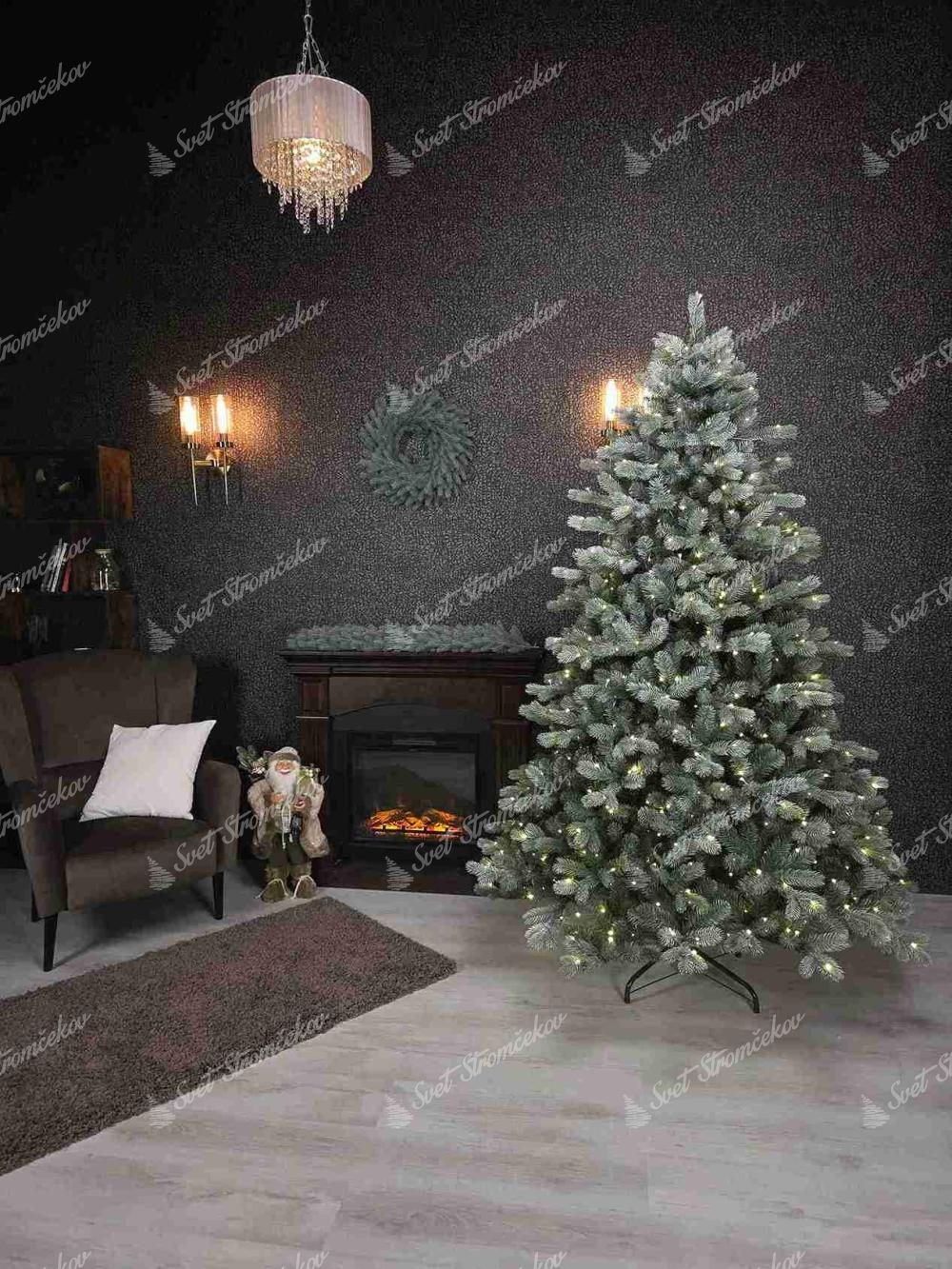 Vianočný stromček 3D Borovica Striebristá 240cm LED700