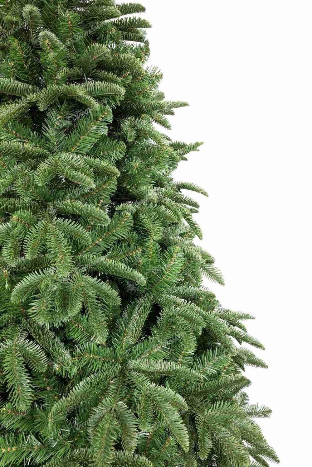 Detail vianočného stromčeka 3D Jedľa Kolorádska na pníku s hustými svetlozelenými vetvičkami