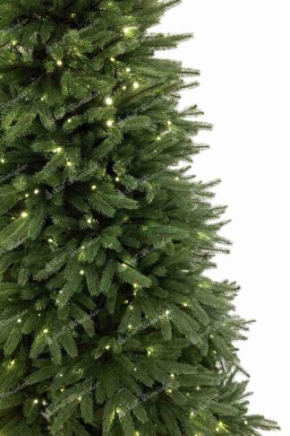 Detail vianočného stromčeka FULL 3D Smrek Kalifornský LED, ktorý má prirodzene zelené hličie